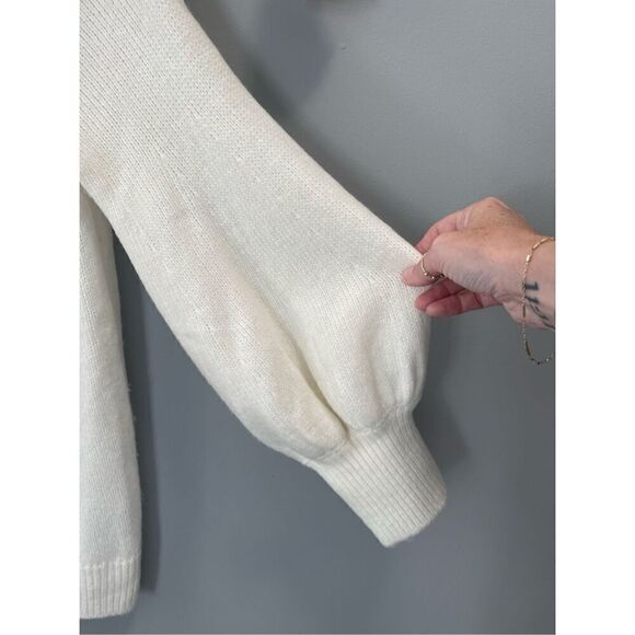 Express cream cowl neck sweater Size XS - Picture 4 of 7